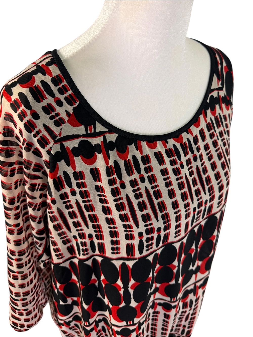 Hannah Geometric Print Bubble Hem Blouse Medium Black Red Sheer 3/4 Sleeve - Picture 6 of 11
